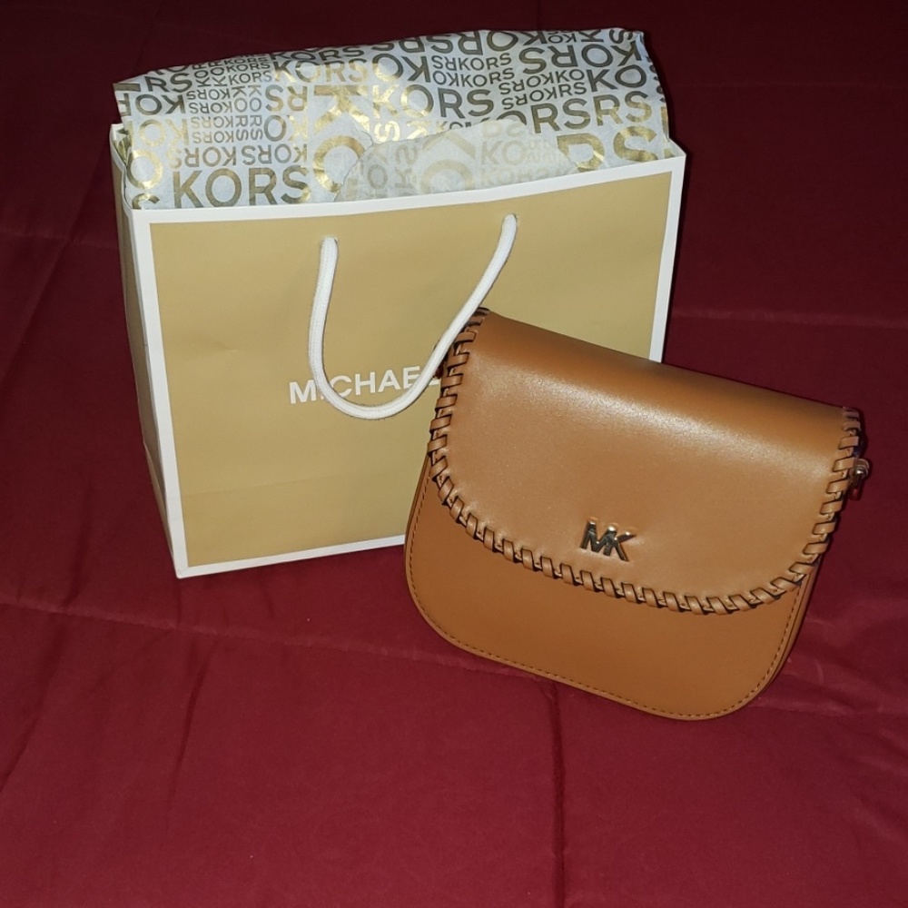 Michael kors crossbody